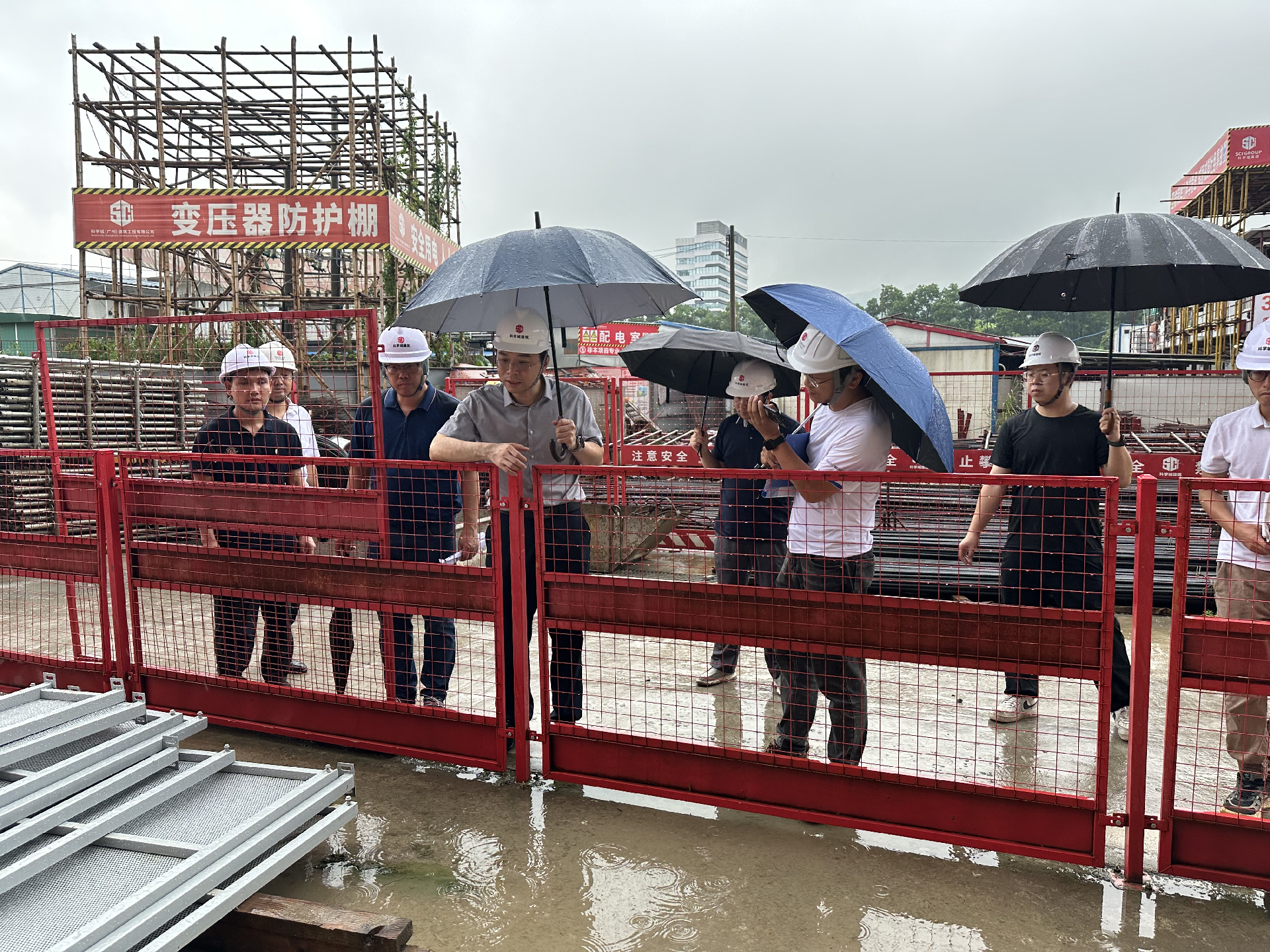 1.向董检查火村.png
